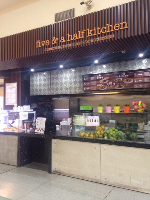 Five & A Half Kitchen - Restaurant Gold Coast 0