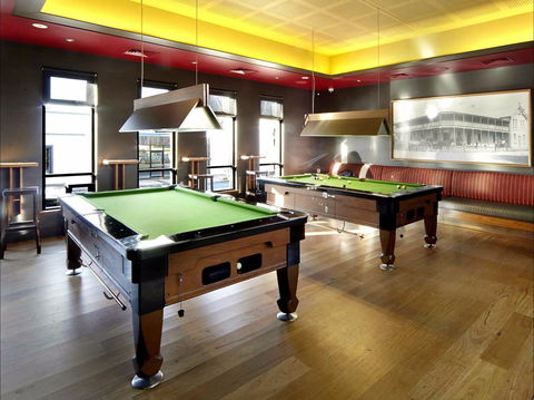 Imperial Hotel - Restaurant Gold Coast 0