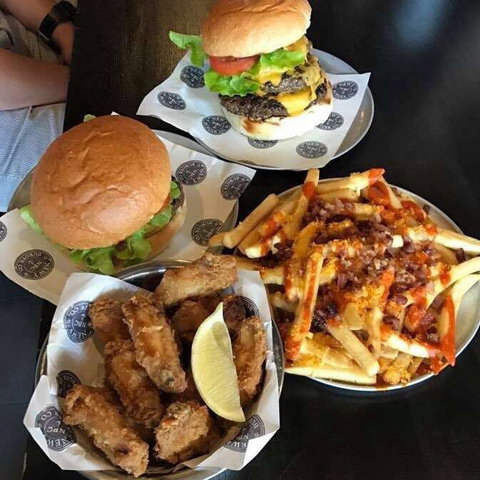 Newy Burger Co - Restaurant Gold Coast 0