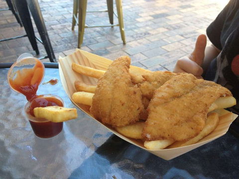 Moffats Pizza And Takeaway - Restaurant Gold Coast 0