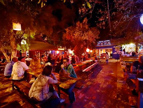 Montes Lounge - Restaurant Gold Coast 0