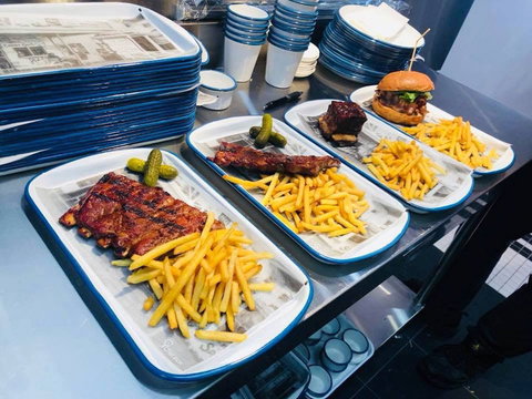 American Bar & Grill - Restaurant Gold Coast 0