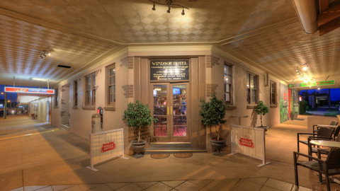 Miles Windsor Hotel - Restaurant Gold Coast 0