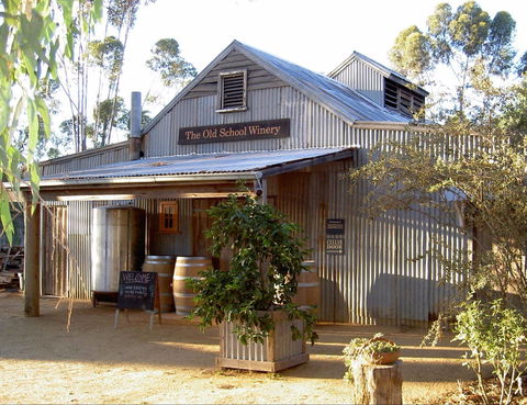 Old School Winery And Meadery - Restaurant Gold Coast 0