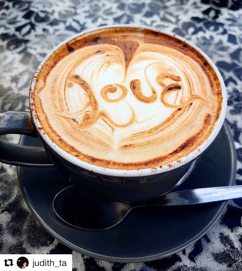 Scallywags Cafe - Restaurant Gold Coast 1