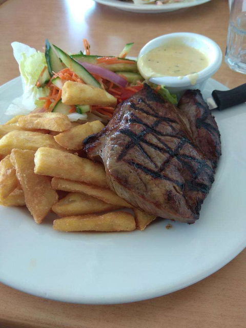 Gladstone Yacht Club - Restaurant Gold Coast 0
