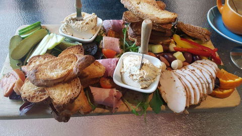 Holy Smoke Gourmet Food Shop - Restaurant Gold Coast 0