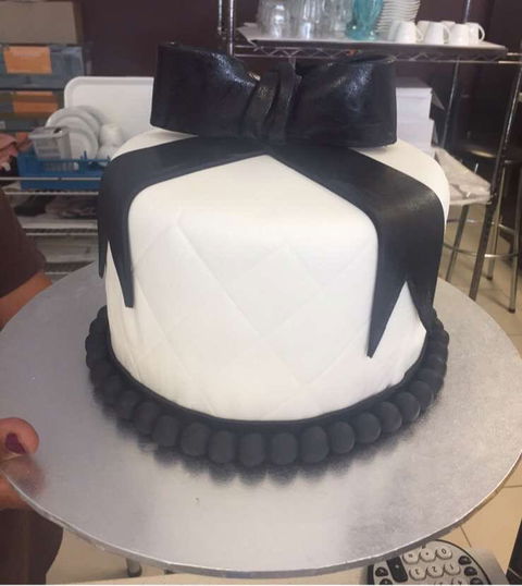 RE Artisian Patisserie - Restaurant Gold Coast 0