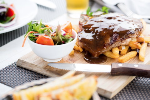 Tradies Helensburgh - Restaurant Gold Coast 1