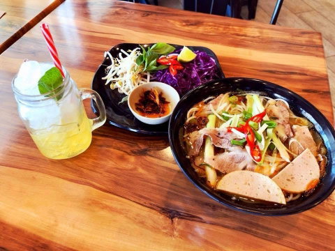Viet's Taste - Restaurant Gold Coast 0