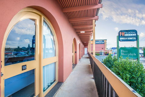 Federal Hotel - Mount Gambier - Restaurant Gold Coast 0