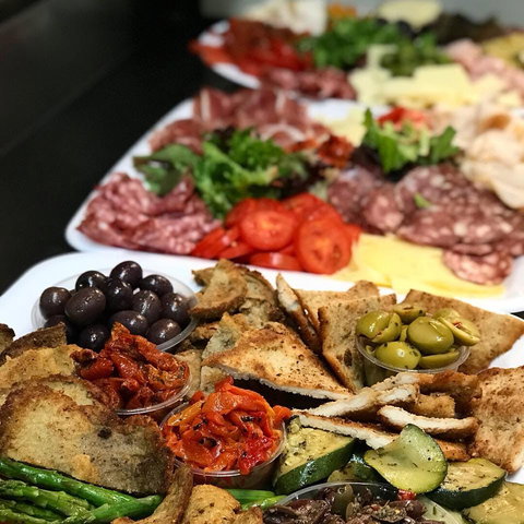 M.R Hotdog - CBD - Restaurant Gold Coast 0