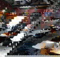 Mai's Kitchen Rules Cafe - Restaurant Gold Coast