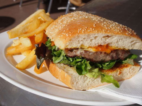 The Commercial Hotel - Restaurant Gold Coast 0