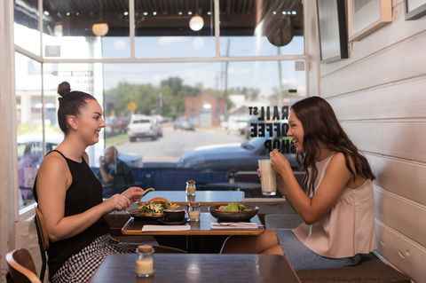 Trail St Coffee Shop - Restaurant Gold Coast 1