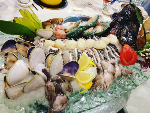 Waterfront Seafood Hot Pot - Restaurant Gold Coast 0