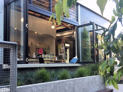 Dancing Bean Specialty Roasters And Espresso Bar - Restaurant Gold Coast 2