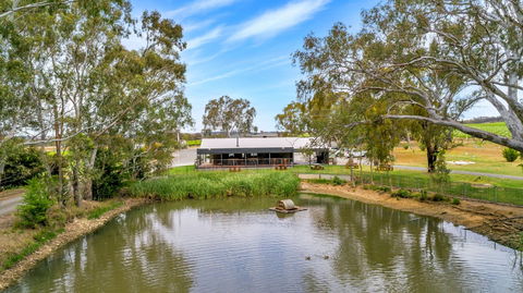 Jaeschkes Hill River Clare Estate - Restaurant Gold Coast 0
