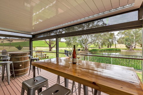 Jaeschkes Hill River Clare Estate - Restaurant Gold Coast 2