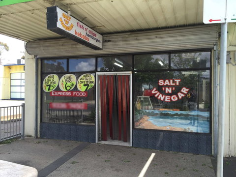 Salt 'N' Vinegar Fish And Chips - Restaurant Gold Coast 0