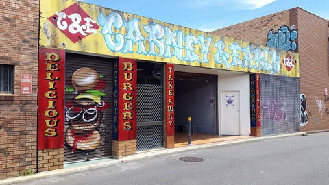 Carney & Earl's - Restaurant Gold Coast 0