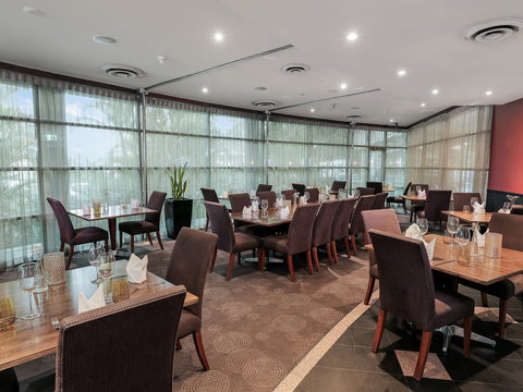 Champs Bar And Dining - Restaurant Gold Coast 2