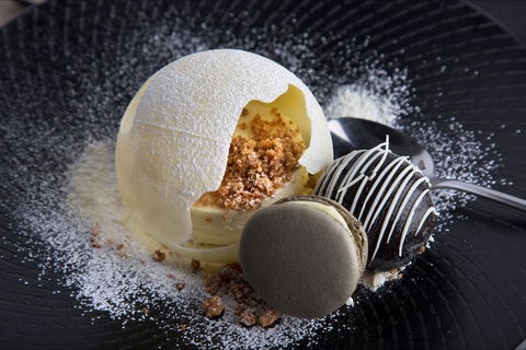 The Roundabout Restaurant - Restaurant Gold Coast 0