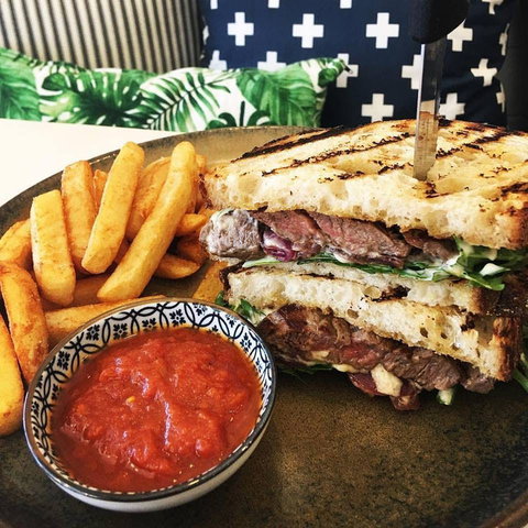 Four Saints - Espresso & Kitchen - Restaurant Gold Coast 0