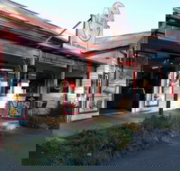 Mogo Fudge and Ice Cream /  Courtyard Cafe / Lots of Lollies Mogo - Restaurant Gold Coast