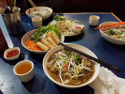 Madame Saigon - Restaurant Gold Coast 0