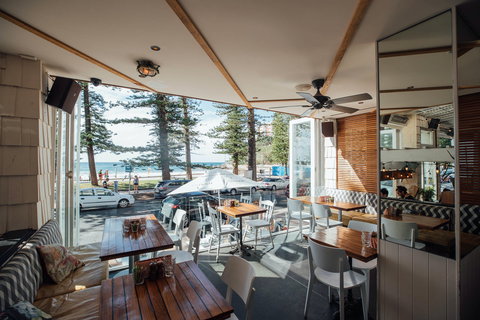 Manly Wine - The Sebel Manly Beach - Restaurant Gold Coast 0