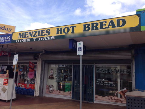 Menzies Hot Bread - Restaurant Gold Coast 0