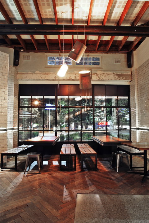 Public Bar - Restaurant Gold Coast 1