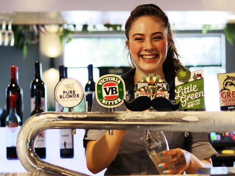 The Windsor Castle Hotel - Restaurant Gold Coast 0