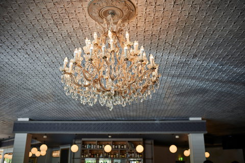 Mayfair Lane Pub And Dining Room - Restaurant Gold Coast 1