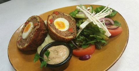 Berry Springs Tavern - Restaurant Gold Coast 7