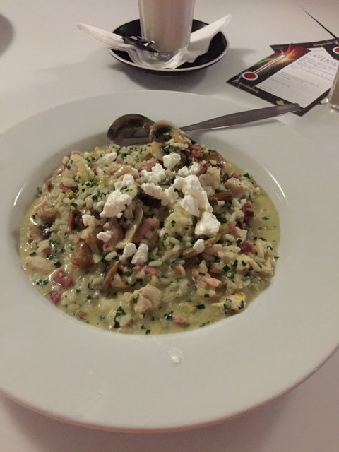 Bargara Bowls & Sports Club Inc - Restaurant Gold Coast 3