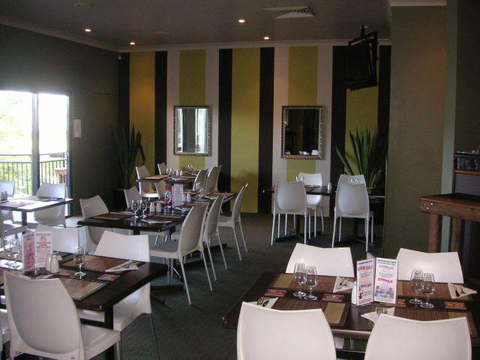 Currumbin Creek Tavern - Restaurant Gold Coast 1