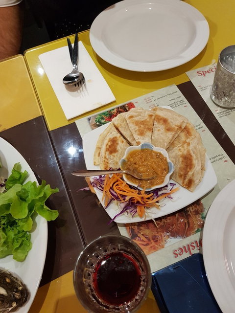 Amphawa Thai Restaurant - Restaurant Gold Coast 1