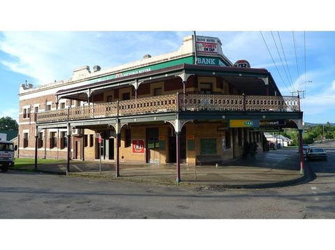 Bank Hotel Dungog - Restaurant Gold Coast 0