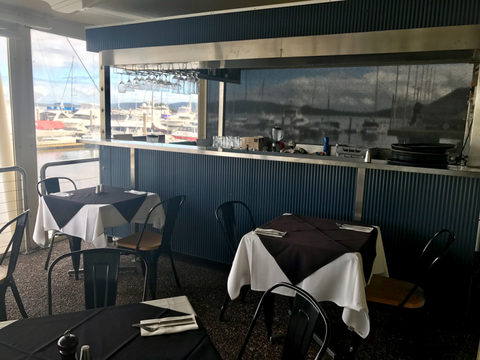 The Deck Cafe, Restaurant & Bar - Restaurant Gold Coast 2