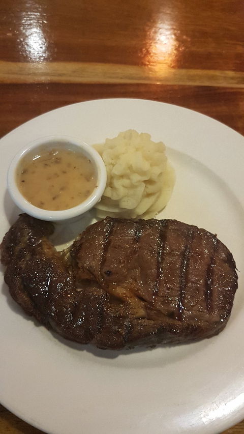 Hog’s Breath Cafe Rockhampton - Restaurant Gold Coast 9