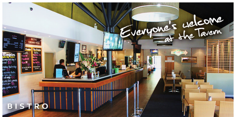 Empire Bay Tavern - Restaurant Gold Coast 10