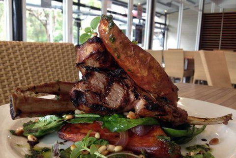 Empire Bay Tavern - Restaurant Gold Coast 2