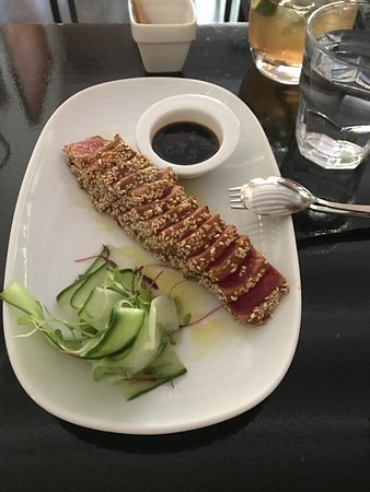 Giallo Wine Bar - Restaurant Gold Coast 0