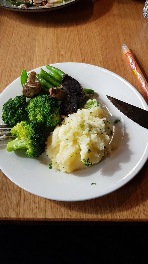 Shoreline Hotel - Restaurant Gold Coast 6