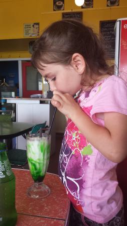 Penguin Cafe - Restaurant Gold Coast 0