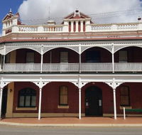 Castle Hotel Bistro - Restaurant Gold Coast