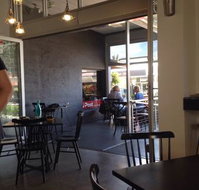 V2 Social House - Restaurant Gold Coast