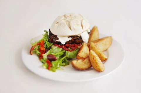 The Bellum Hotel - Restaurant Gold Coast 0